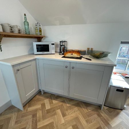 Lees Lookout Holt ,2 Bedroom Luxury Apartment With Private Parking Exterior photo