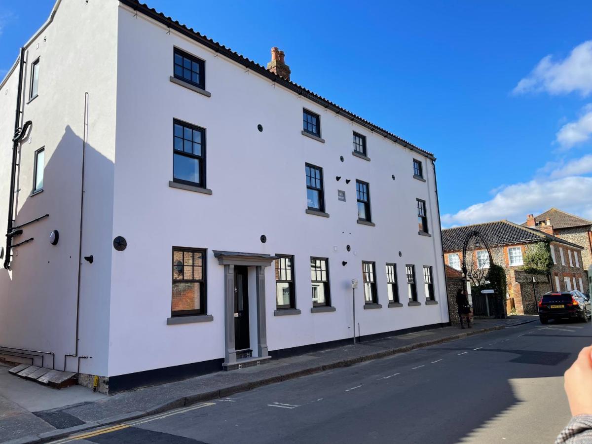 Lees Lookout Holt ,2 Bedroom Luxury Apartment With Private Parking Exterior photo