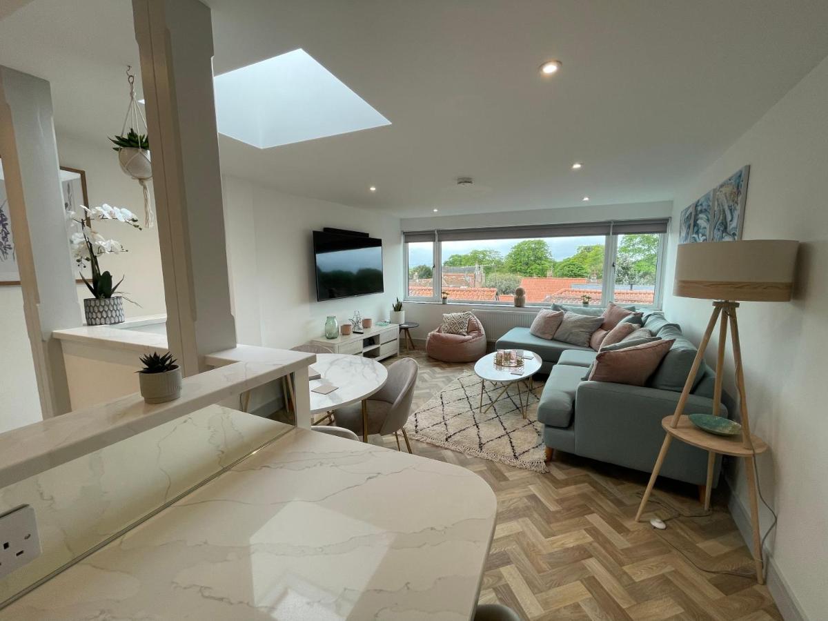 Lees Lookout Holt ,2 Bedroom Luxury Apartment With Private Parking Exterior photo