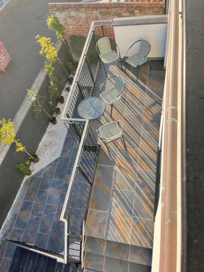 Lees Lookout Holt ,2 Bedroom Luxury Apartment With Private Parking Exterior photo